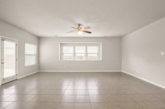 Building Photo - 440 Canadian Springs Dr