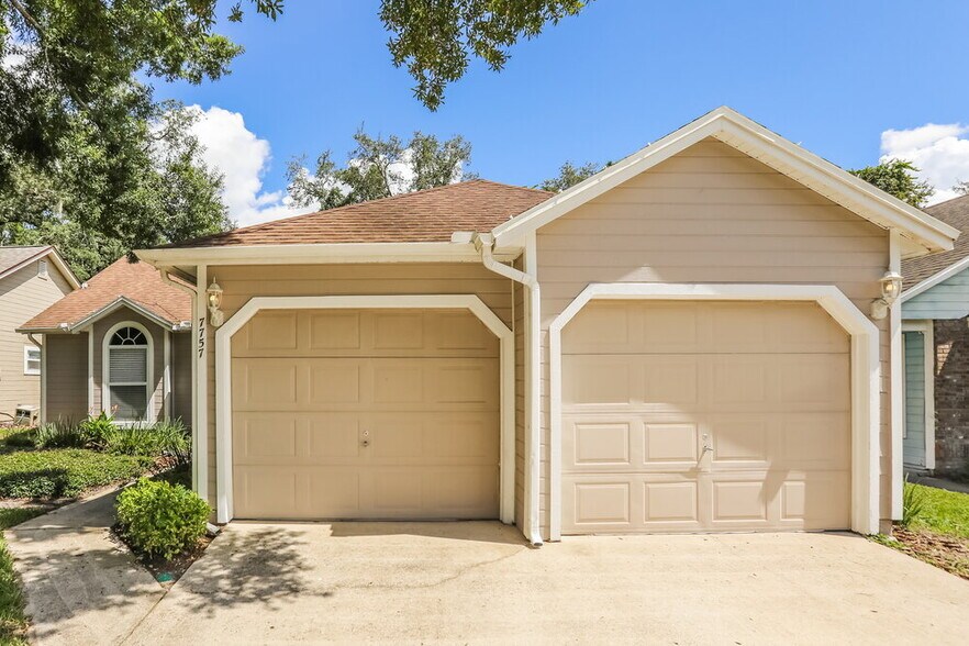 Primary Photo - 7757 Fox Knoll Pl