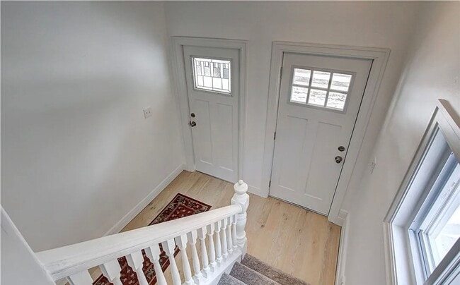 Building Photo - 1308 W 87th St