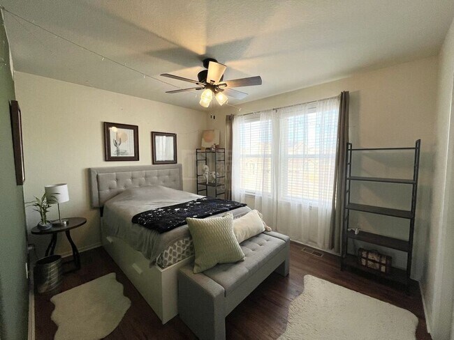 Building Photo - 13360 Olive St