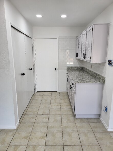 Building Photo - 5208 Pruitt Dr