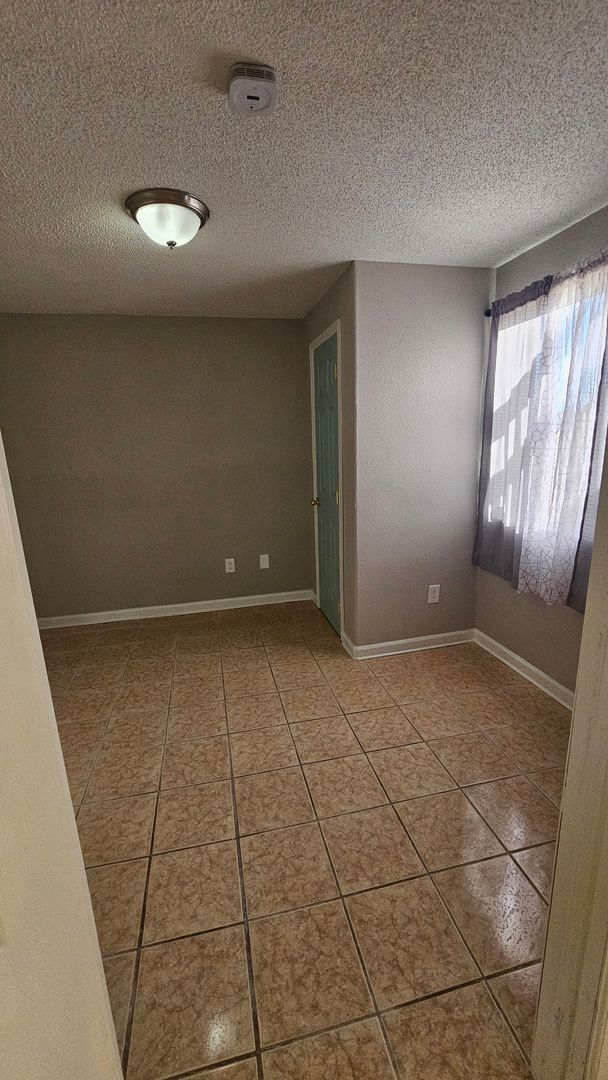 Building Photo - $2700 | 4BR/2.5BA | Pet Friendly House wit...