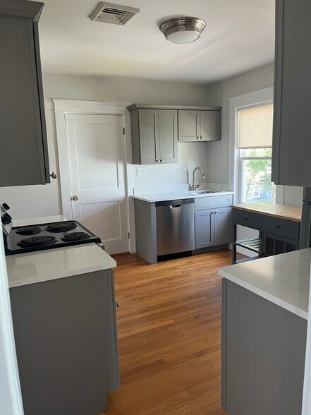 Kitchen - 100 Lauriston St