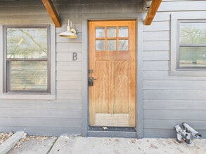 Building Photo - 607 Foch St