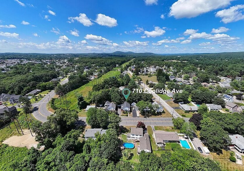 looking west - 710 Coolidge Ave