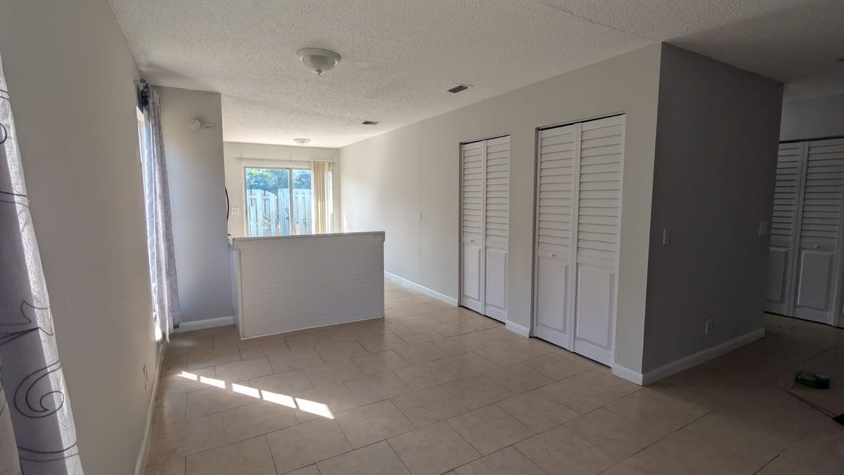 Building Photo - 4755 Orleans Ct