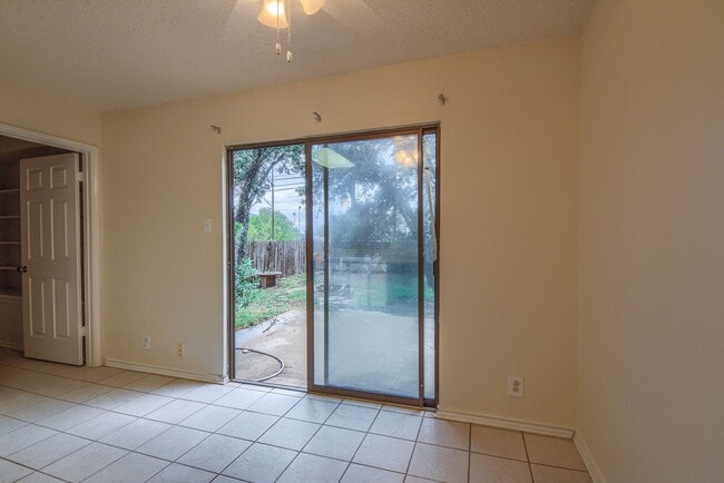 Building Photo - 7611 Scenic Glade