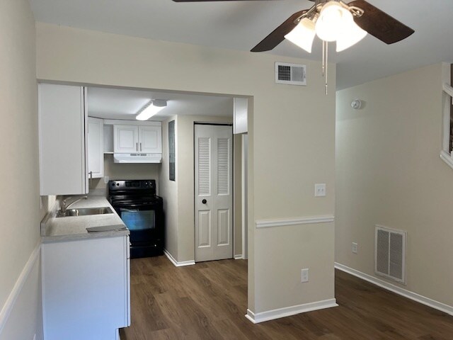 Building Photo - 6494 Bannor Ln