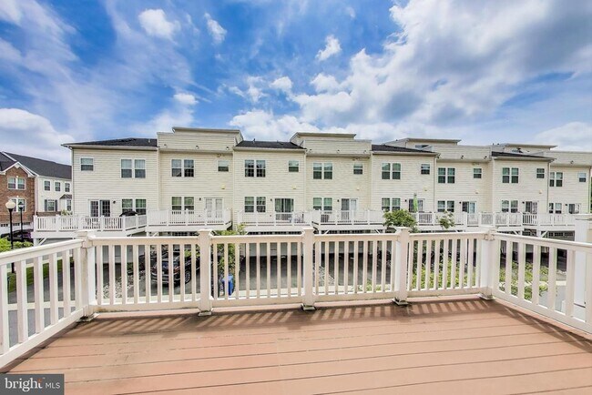 Building Photo - 13404 Waterford Hills Boulevard