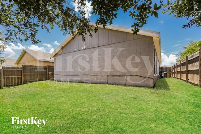 Building Photo - 7511 Groveoak Dr