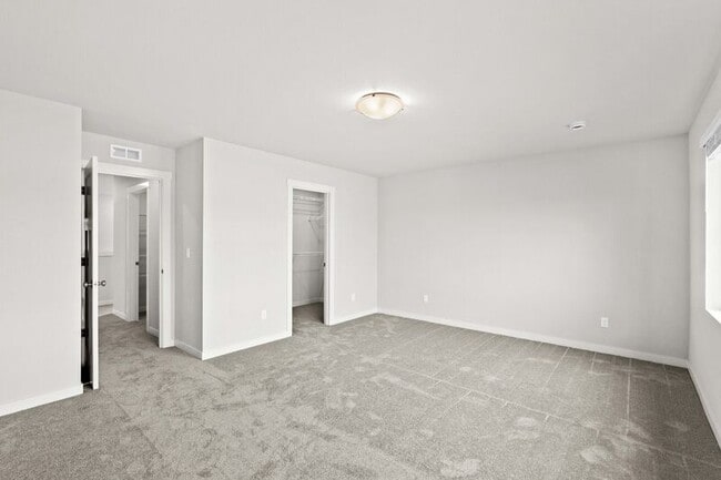 Building Photo - 9225 SW Vermillion Dr