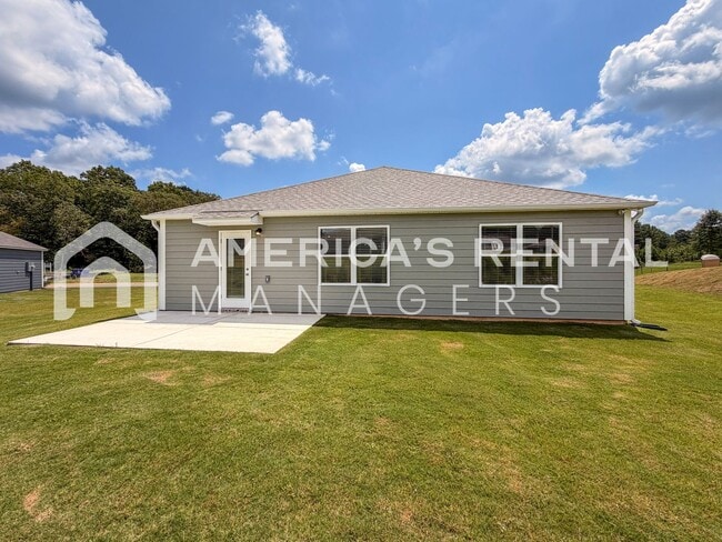 Building Photo - 305 Pne Rdg Dr
