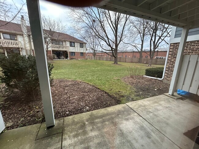 Building Photo - 734 Plum Tree Ct
