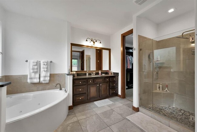 Building Photo - 51 Sandwell Place