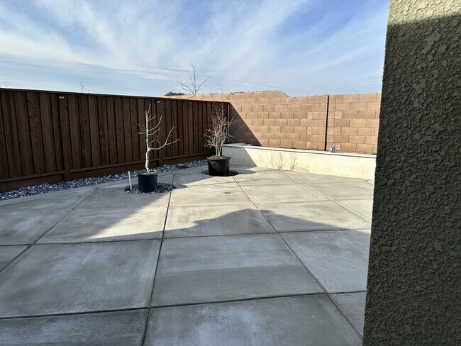 Building Photo - 2109 Blossom Ranch Rd