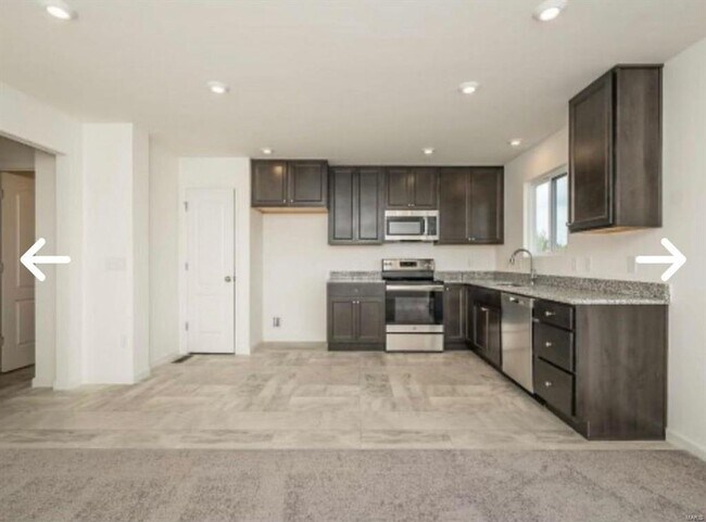 Building Photo - 60 Mora Blvd