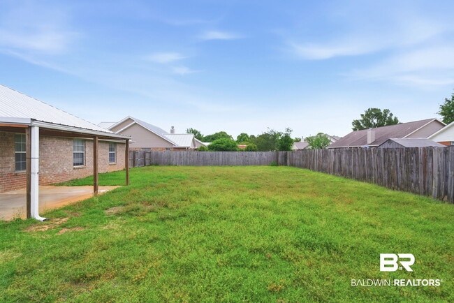 Building Photo - 9841 Watkins Dr