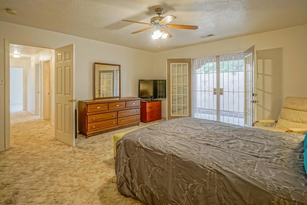 Building Photo - 609 Avenida Montoya NE