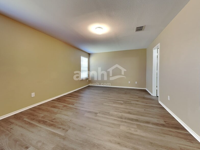 Building Photo - 4610 Elm Point Dr