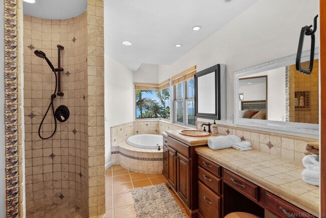 Building Photo - 701 N Granados Ave