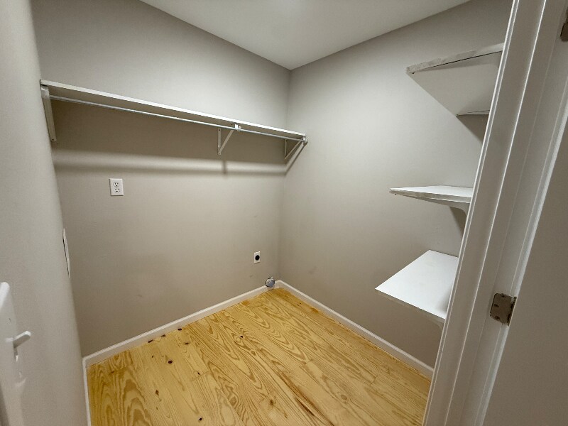 Building Photo - 80 Redwood Ln