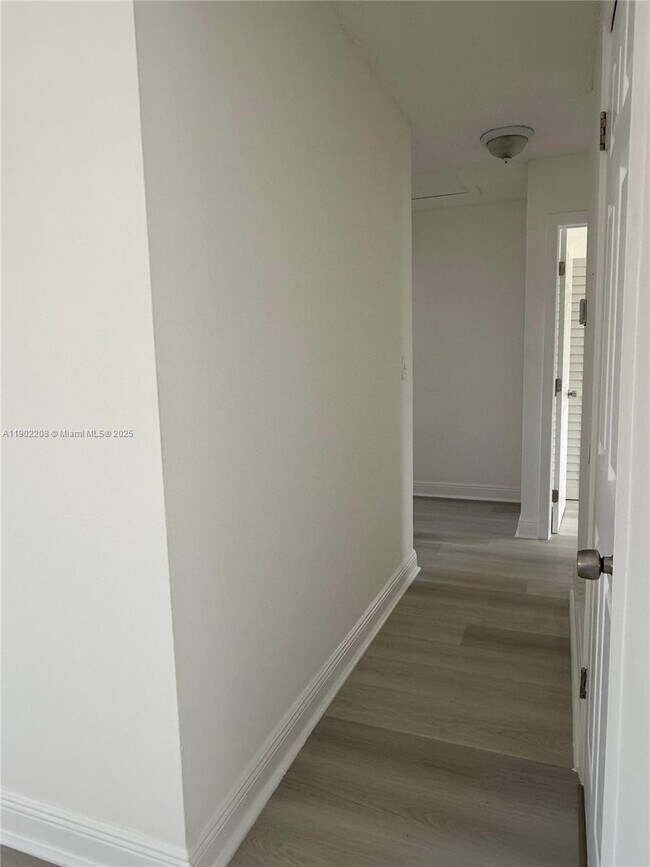 Building Photo - 5461 W 24th Ave