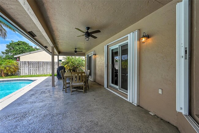 Building Photo - 9841 SW 1st St