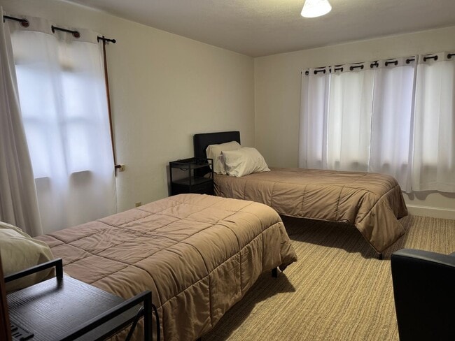 Building Photo - Farmhouse Short Term Partially Furnished (Available now through September)