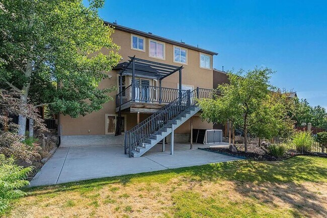 Building Photo - GORGEOUS Draper Home!