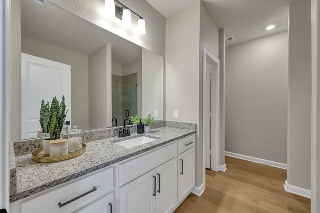 Building Photo - 23110 Dadi Orchid Dr