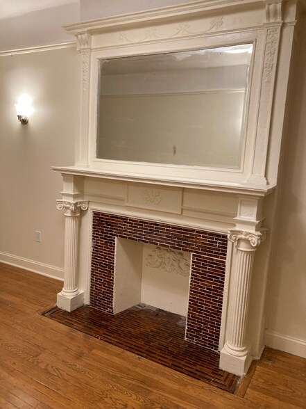 Building Photo - 328 W 101st St