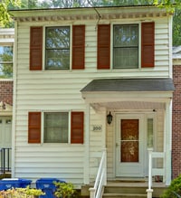 Building Photo - WOW!! Great Location! Quite neighborhood, close to everything