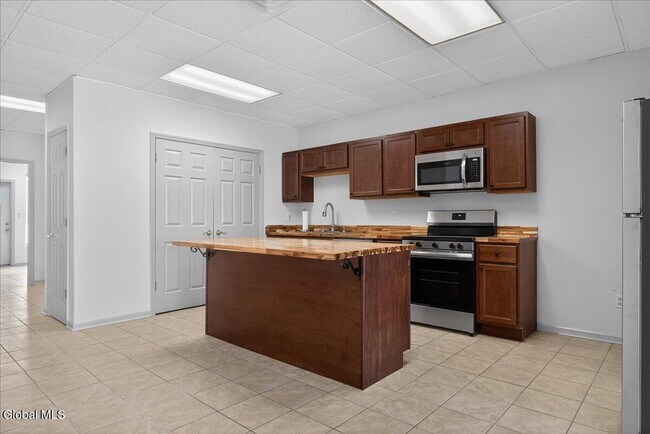 Building Photo - 54 Freemans Bridge Rd