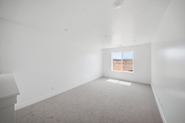 Building Photo - 946 Malibu Dr