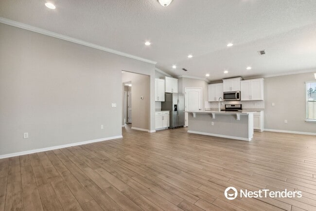 Building Photo - 83109 Village Walk