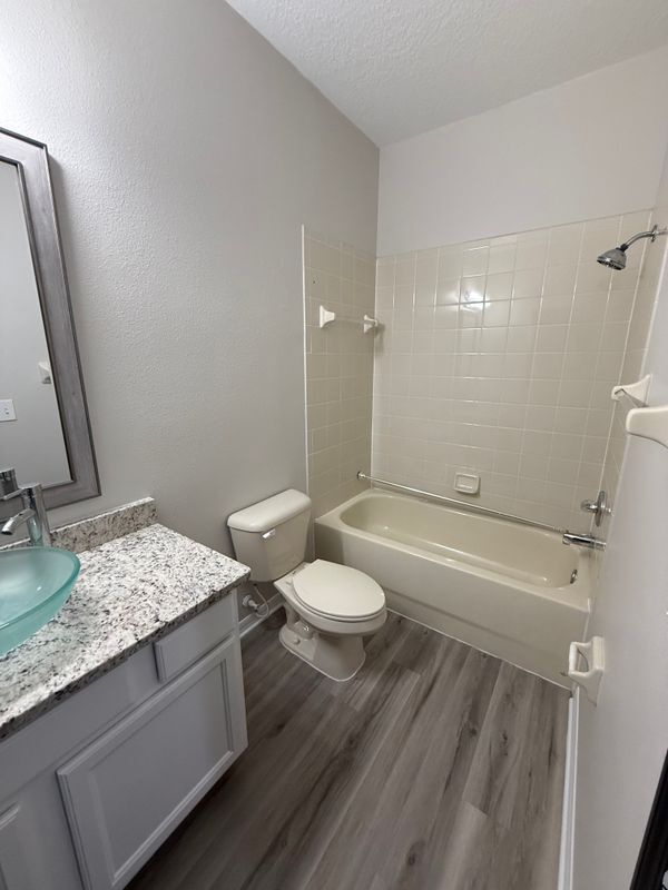 Building Photo - 30316 Elderwood Dr