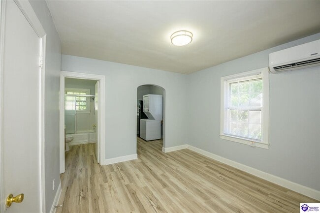 Building Photo - 105 Beech St