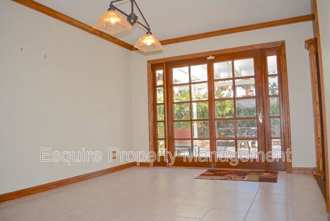 Building Photo - 1458 Dara St