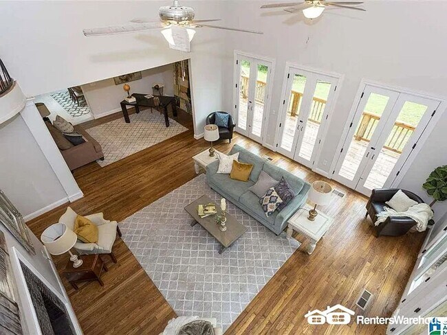Building Photo - Remarkable 5 bedroom 6 bathroom estate loaded with charm