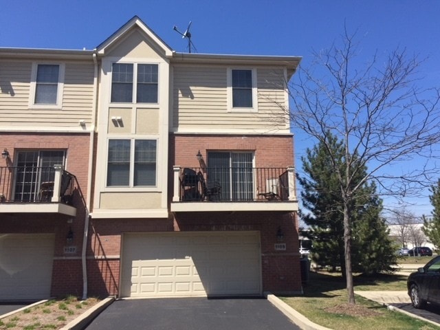 Building Photo - 1109 E Port Clinton Rd