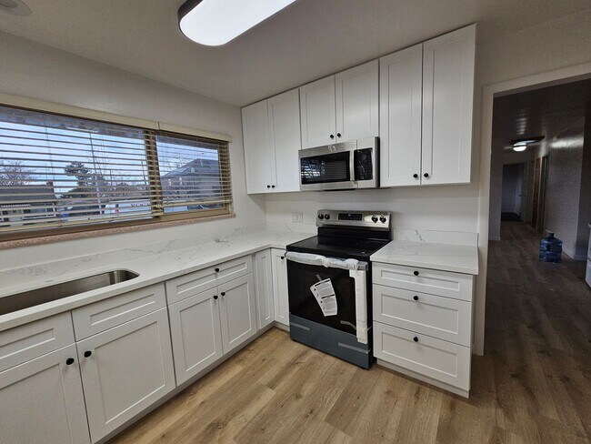 Building Photo - Remodeled 3-Bedroom Home in Orem