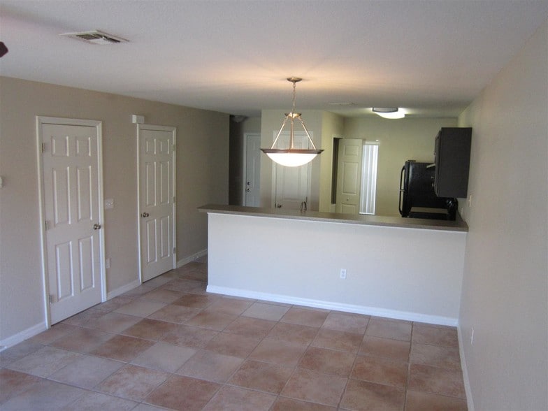 Building Photo - Carmendy Square Apartments