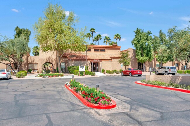 Building Photo - Spacious, 2 Bedroom 2 Bath Scottsdale Cond...