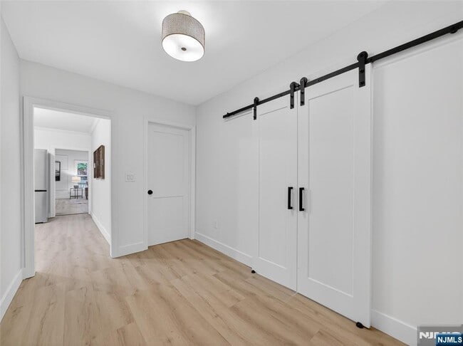 Building Photo - 114 Colony Ave