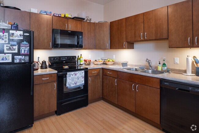 2BR, 1BA - 1,171SF - Kitchen - The Hickory