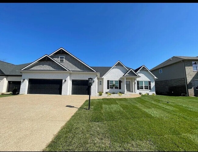Primary Photo - 4 Bed 2 bath with 3 car attached garage