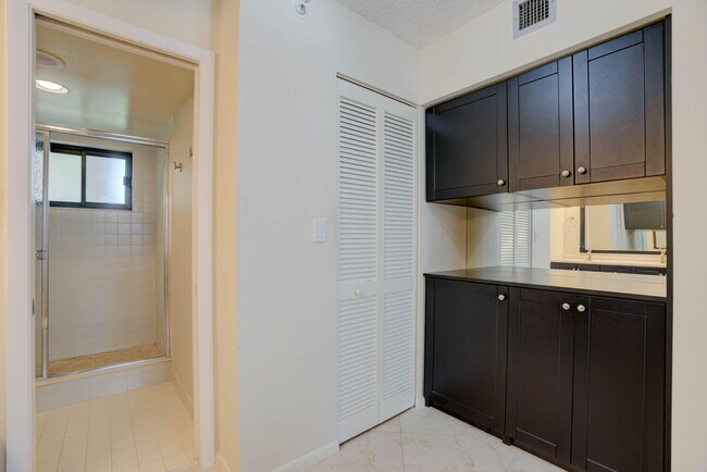 Building Photo - 400 Ocean Trail Way