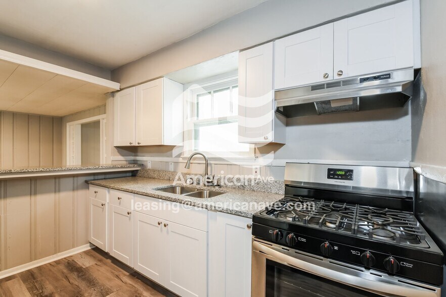 Building Photo - 354 Orient Ave