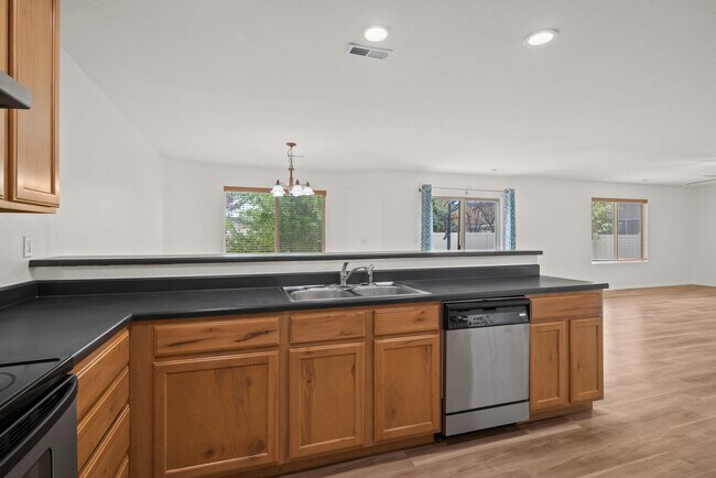 Building Photo - 2867 W 400 S