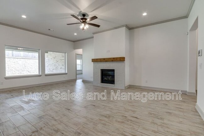 Building Photo - 6133 Frankie Lynn Ln